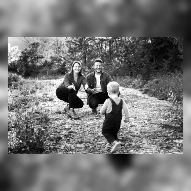 Retrouver sa partenaire de Piano 🎹

Quand Noëmie est venue me voir cet été, ça n'était plus pour faire des quatre mains au piano comme durant notre adolescence, mais bien pour photographier sa famille ! 

Merci pour votre amour partagé et votre bienveillance, ainsi que pour les droits de publication de cette image 🌼

@noemiebuffat

En voir plus sur: https://www.noeliadelordphotographe.com/famille/