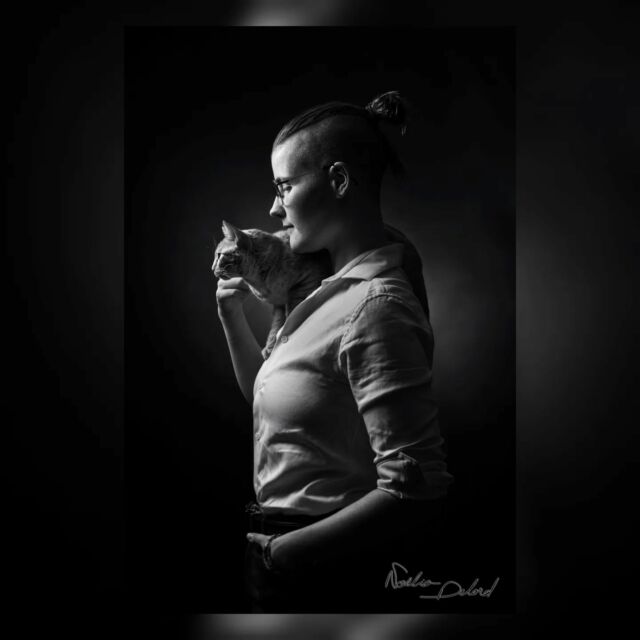 Une séance qui a du chat ! 🐈‍⬛

Une séance photo de famille comme j'en ai trop rarement au studio! Merci Élodie et JJ pour votre confiance lors de ce moment Goose et... Ses Kiri qui ont su capter son attention 🧀

En voir plus sur : https://www.noeliadelordphotographe.com/animaux/

@elodiemacau 
@captaindeadvers