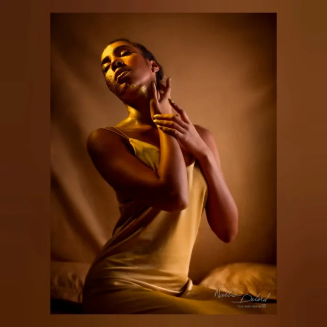 Photo n*8/12 : Portrait libre et creatif 🌟
Série du Portraitiste de France 2025🏅
Avec @slf_naomie

Quand je dis que j'ai réalisé ces images avec mon "cercle proche" et bien c'est vrai, car pour cette image, je suis allée chercher ma voisine ! 😁 Et quelle voisine sublime ! Qui m'a laissé jouer à la poupée pour la transformer en statue dorée avec la merveilleuse @beauty_by_lizy_ ✨
@slf_naomie

Renseignez-vous ou réservez votre séance en me contactant au 06-77-15-78-76 ou par mail à pro.noeliadelord@gmail.com