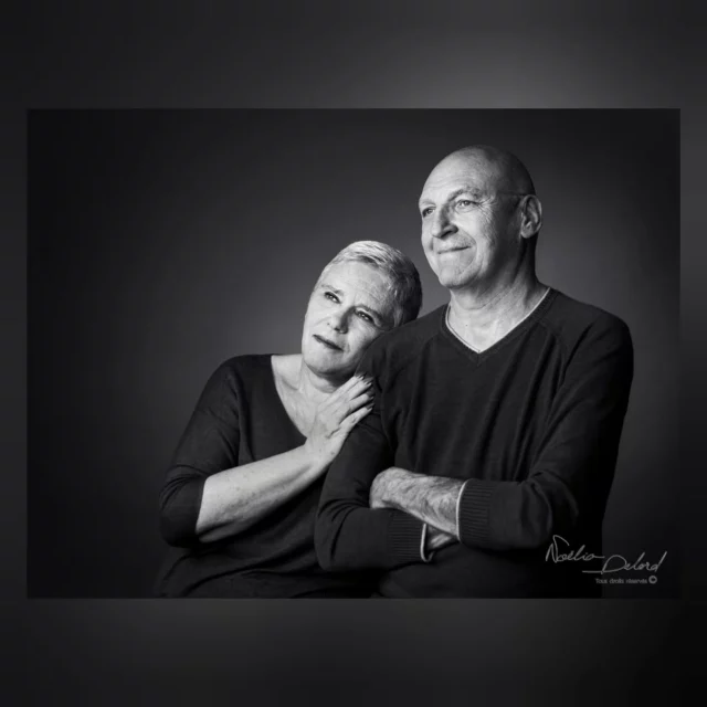 Photo n*9/12 :  Couple ou des mariés en studio ou en extérieur 💐
Série du Portraitiste de France 2025🏅

Patrick et Michelle, amis de la famille depuis quelques années qui ont joué le jeu de passer EN-FIN devant mon objectif. Et c'est un pari gagné, car c'est eux qui ont fermé la marche de ce concours. C'est avec eux que j'ai réalisé la dernière image dont j'avais besoin, quelques jours avant d'envoyer tout le dossier à l'impression. Ma dernière cartouche, mon dernier couple, ma dernière chance pour prétendre au PDF 2025 🌟

Je vous dois un million de mercis 🙏

Renseignez-vous ou réservez votre séance en me contactant au 06-77-15-78-76 ou par mail à pro.noeliadelord@gmail.com