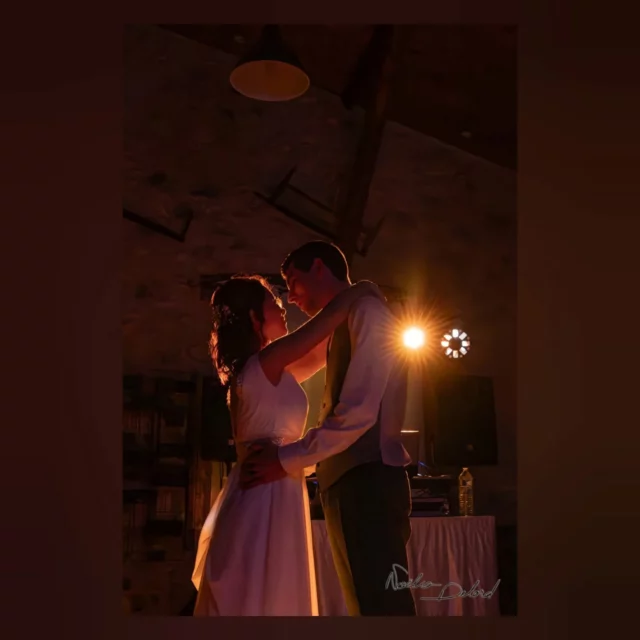Le premier mariage de la saison ! 🎊

Et pour cela, on est allé au Domaine de Distaise avec Sarah et Romain (et touuuuut leurs invités bien-sûr) pour l'occasion 🎶 Alors voici un soupçon des 500 images gardées à la suite de cet événement rempli d'amour 🧡
Avec @conankaito713

Et vous, avez-vous votre photographe de mariage ? En savoir plus sur: https://www.noeliadelordphotographe.com/mariages/