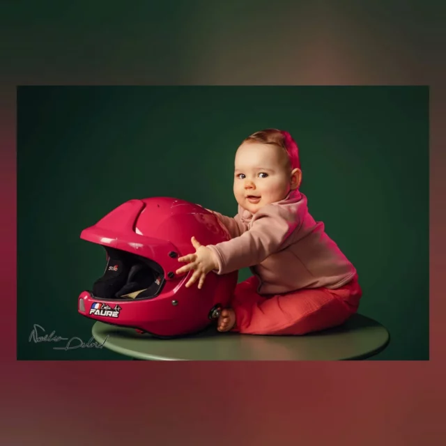 Baby Vroum ! 🏎️

Après les photos de la grossesse, c'est en studio et accompagnée d'une petite demoiselle que j'ai retrouvé Émilie et Julien, et on a "gazé"! 🏍️
La petite Lou est prête pour aller acheter son casque désormais 💥

Avec @emiliefaure_
Et @duclauxjulien

Si l'idée d'une séance photo vous plaît et que vous êtes intéressés pour vous ou pour offrir, merci de me contacter au 06-77-15-78-76 🪻