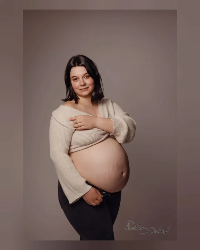 Ils étaient stressés... Et ils ont assuré 👌🌷

Et cette séance photo, ils n'auraient jamais eu l'idée de la faire sans le bon cadeau acheté par la maman de Mina, afin d'immortaliser "son bébé qui attend un bébé"!

avec @minazac

Merci à tous les deux pour votre tendresse 💐

En voir davantage sur: https://www.noeliadelordphotographe.com/photo-grossesse-tournon/