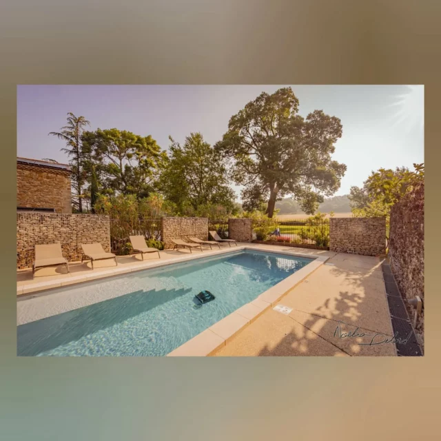 Il était une fois, un gîte dromois à vendre  pour 1.5 millions d'euros 🏆

Quand votre métier vous fait voyager et, en prime, découvrir des lieux insolites ! Merci à Florence, rencontrée sur le mariage de Romain et Sarah, pour sa confiance dans la réalisation des images de ce bien à vendre par l'agence pour laquelle elle travaille. Et quel bien ! 🏡