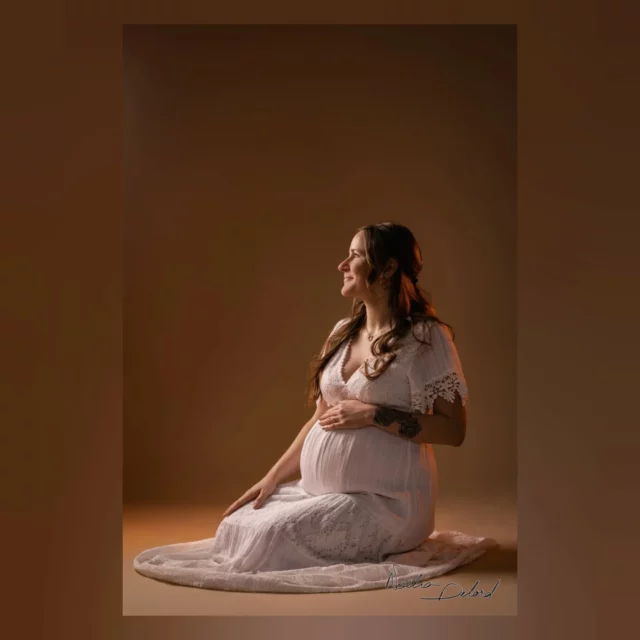 Suivre une famille sur 3ans 💌

C'est grâce à un bon cadeau que Pierre et Dany sont venus au studio en 2022 pour photographier leur premier fils avec eux. Puis depuis, une grossesse, puis également une nouvelle séance de famille, à 4 cette fois-ci. 

Merci pour votre confiance trois fois renouvelée, qui me fait si chaud au coeur 🙏❣️