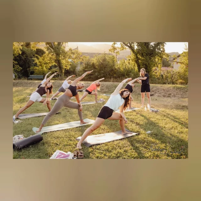 Yoga & Photographie 🤸📸

On l'a fait ! Avec Lyne, professeure de yoga, pilates mais aussi kiné à Tournon: l'atelier en plein air où l'on se fait photographier tout en pratiquant le yoga ☀️ On a adoré le concept, on a bien rigolé et en plus, on a une photothèque qui donne envie pour faire rayonner le métier de Lyne ! Et bien-sûr, des élèves qui ont pu repartir avec leur images dans des positions qui n'étaient pas des plus simples à réaliser ! 💪

Merci pour votre confiance à tous et toutes 🌹
Avec la participation de @juliegrnr @eli_nouille @julianaexbrayat @sdg_naomie @yogal.y @emiliebarnoud