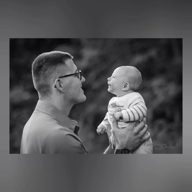 Les Valette : de la séance photo pour le faire part, au mariage ! 👶💒📸

Et au final c'est une vraie séance  en extérieur que nous avons réalisée tous ensemble pour faire davantage d'images ! De quoi avoir en plus de belles photos des deux petits, à refaire quand ils auront respectivement 18 ans pourquoi pas 😝😝

Avec @emi_ie07 et @baptistegabriel