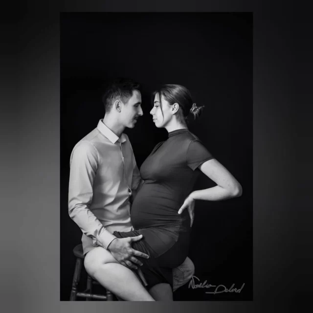 Un bon cadeau se transforme en rares photos de grossesses 🌠

Robin et Alicia sont comme beaucoup de jeunes parents, ils ne pensent pas forcément à se prendre en photos tous les jours pour immortaliser cette période si intense et unique dans leur vie ! Travail, gestion, organisation... 9 mois filent...
 Alors quand les copains offrent une heure à leurs amis pour venir enfin faire des images qui resteront, on se sent ému 🙏 Merci pour vos petites larmes et vos sourires ⭐✨

Avec @bianchi_robin