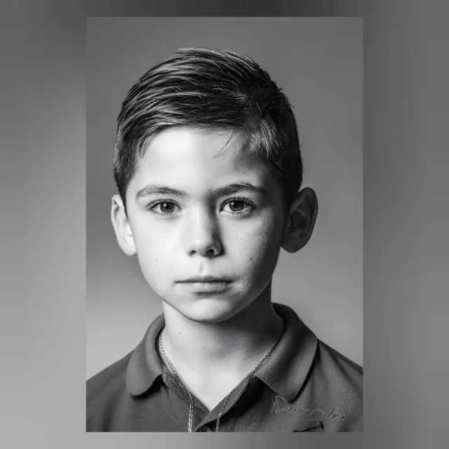 Une famille unique, comme elles le sont toutes ♥️❤️

Venir avec les enfants, son conjoint et la grand mère de celui-ci : voilà le projet de Noémie! Et cette chère Pascale qui a pu être disponible au dernier moment, c'était le destin. Sans contrefaçon, je peux vous dire que son sourire est ravageur😎