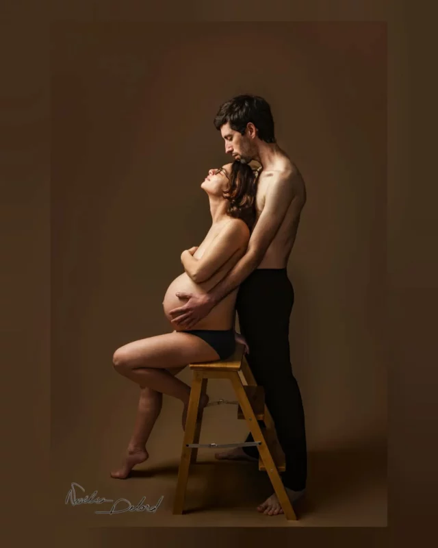 Le mariage et maintenant : l'enfant 🌷

C'était il y a un an, fraîchement revenue de mon opération du dos, que je photographiais Romain et Sarah pour leur mariage. Cette année, j'ai eu l'occasion de les photographier de nouveau, mais cette fois-ci dans leur futur rôle, celui de jeunes parents 🫣
Merci de me donner la confiance nécessaire pour être votre photographe de famille. Longue et belle vie à vous trois 🌟

@conankaito713